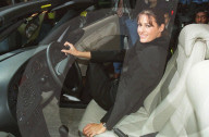 PEOPLE - Auto Show: Don't miss the Models!