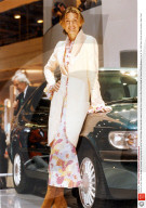 PEOPLE - Auto Show: Don't miss the Models!