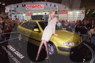 PEOPLE - Auto Show: Don't miss the Models!
