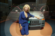 PEOPLE - Auto Show: Don't miss the Models!