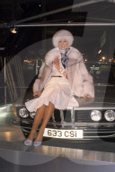 PEOPLE - Auto Show: Don't miss the Models!