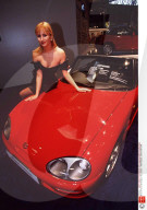 PEOPLE - Auto Show: Don't miss the Models!