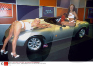 PEOPLE - Auto Show: Don't miss the Models!