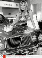 PEOPLE - Auto Show: Don't miss the Models!