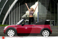 PEOPLE - Auto Show: Don't miss the Models!