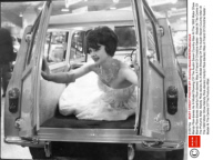 PEOPLE - Auto Show: Don't miss the Models!