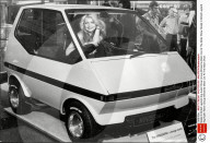 PEOPLE - Auto Show: Don't miss the Models!