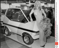 PEOPLE - Auto Show: Don't miss the Models!
