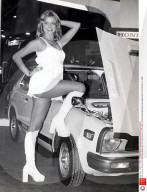 PEOPLE - Auto Show: Don't miss the Models!