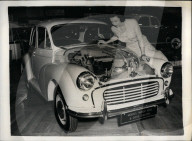 PEOPLE - Auto Show: Don't miss the Models!