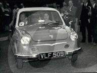 PEOPLE - Auto Show: Don't miss the Models!