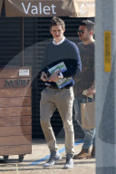 PEOPLE - Eddie Redmayne und Frau Hannah gehen im Nobu Lunchen
