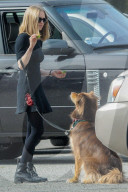 PEOPLE - Amanda Seyfried mit ihrem Hund Finn bei Dreharbeiten zu 'The Last Word'