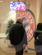 NEWS - München: Uli Hoeness verbringt seine Frei-Zeit wieder auf der Tribüne