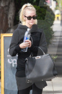 PEOPLE - Ashlee Simpson verlässt das Gym in Studio City
