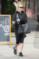 PEOPLE - Ashlee Simpson verlässt das Gym in Studio City