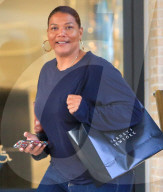 PEOPLE - Queen Latifah bummelt in Beverly Hills