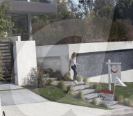 PEOPLE - Ashley Benson sucht ein neues Zuhause