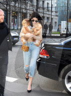 PEOPLE - Kendall Jenner bummelt in Paris
