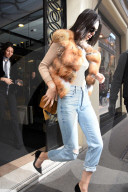 PEOPLE - Kendall Jenner bummelt in Paris