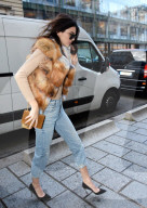 PEOPLE - Kendall Jenner bummelt in Paris