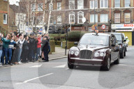 PEOPLE - Königin Elizabeth und Prinz Charles besuchen das Trust Center in London