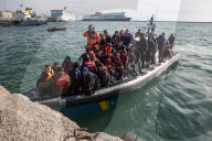 NEWS - Auf der Suche nach Flüchtlingsbooten: Deutsch-griechische Polizei-Kooperation