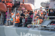 NEWS - Auf der Suche nach Flüchtlingsbooten: Deutsch-griechische Polizei-Kooperation