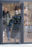 EXKLUSIV - Dita Von Teese bummelt in St.Moritz