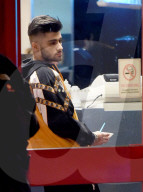 PEOPLE - Zayn Malik in Manchester unterwegs