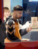 PEOPLE - Zayn Malik in Manchester unterwegs