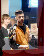 PEOPLE - Zayn Malik in Manchester unterwegs
