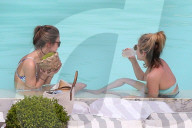 EXKLUSIV - Lucy Hale badet im 'Retro-Bikini' im Pool in Rio