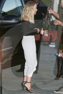 PEOPLE - Wohl zu anstrengend: Kendra Wilkinson 'gets wild' nach Dreharbeiten mit Khloe