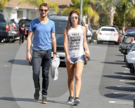 PEOPLE - Jenson Button mit seiner neuen Freundin Brittny Ward unterwegs