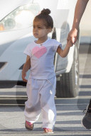 PEOPLE - North West geht mit Penelope Disick in den Karate Unterricht