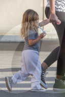 PEOPLE - North West geht mit Penelope Disick in den Karate Unterricht