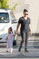 PEOPLE - North West geht mit Penelope Disick in den Karate Unterricht