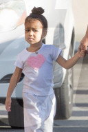 PEOPLE - North West geht mit Penelope Disick in den Karate Unterricht
