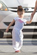 PEOPLE - North West geht mit Penelope Disick in den Karate Unterricht