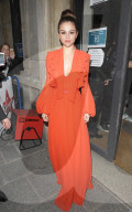 PEOPLE - Selena Gomez zu Besuch bei 'Virgin Radio' in Paris