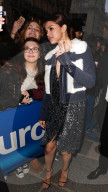 PEOPLE - Selena Gomez zu Besuch bei 'Virgin Radio' in Paris