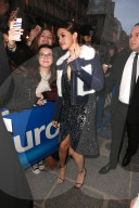 PEOPLE - Selena Gomez zu Besuch bei 'Virgin Radio' in Paris