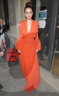 PEOPLE - Selena Gomez zu Besuch bei 'Virgin Radio' in Paris