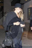 PEOPLE - John Legend und Chrissy Teigen nachts in LA unterwegs