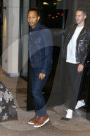 PEOPLE - John Legend und Chrissy Teigen nachts in LA unterwegs