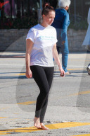 EXKLUSIV - Rossdale Ex-Nanny Mindy Mann schwanger und barfuss in Studio City unterwegs