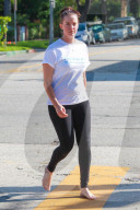 EXKLUSIV - Rossdale Ex-Nanny Mindy Mann schwanger und barfuss in Studio City unterwegs
