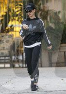 PEOPLE - Katy Perry verlässt das Altersheim