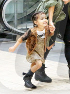 PEOPLE - Happy Kid: Klein North darf mit ihren Eltern Kim und Kanye shoppen gehen